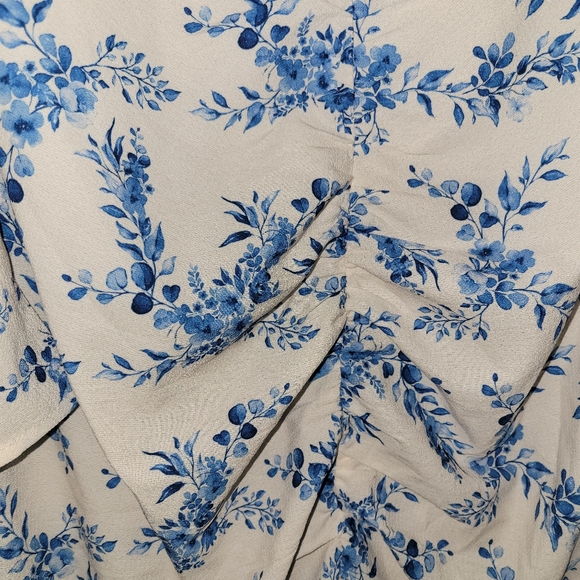 Midi Dress - White and Blue pattern - Picture 3 of 4